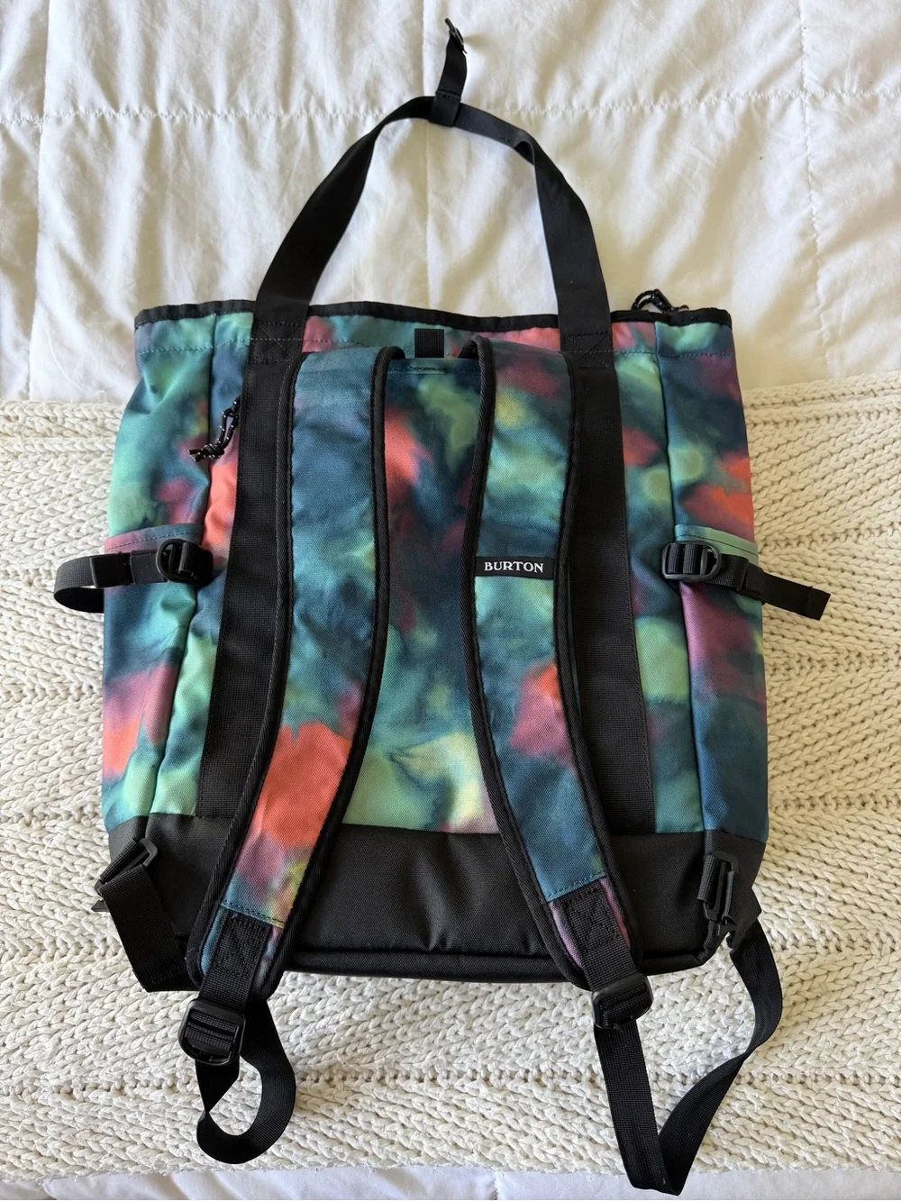 NEW with tags Burton Tote Pack 24L bag featuring a vibrant, multicolored
